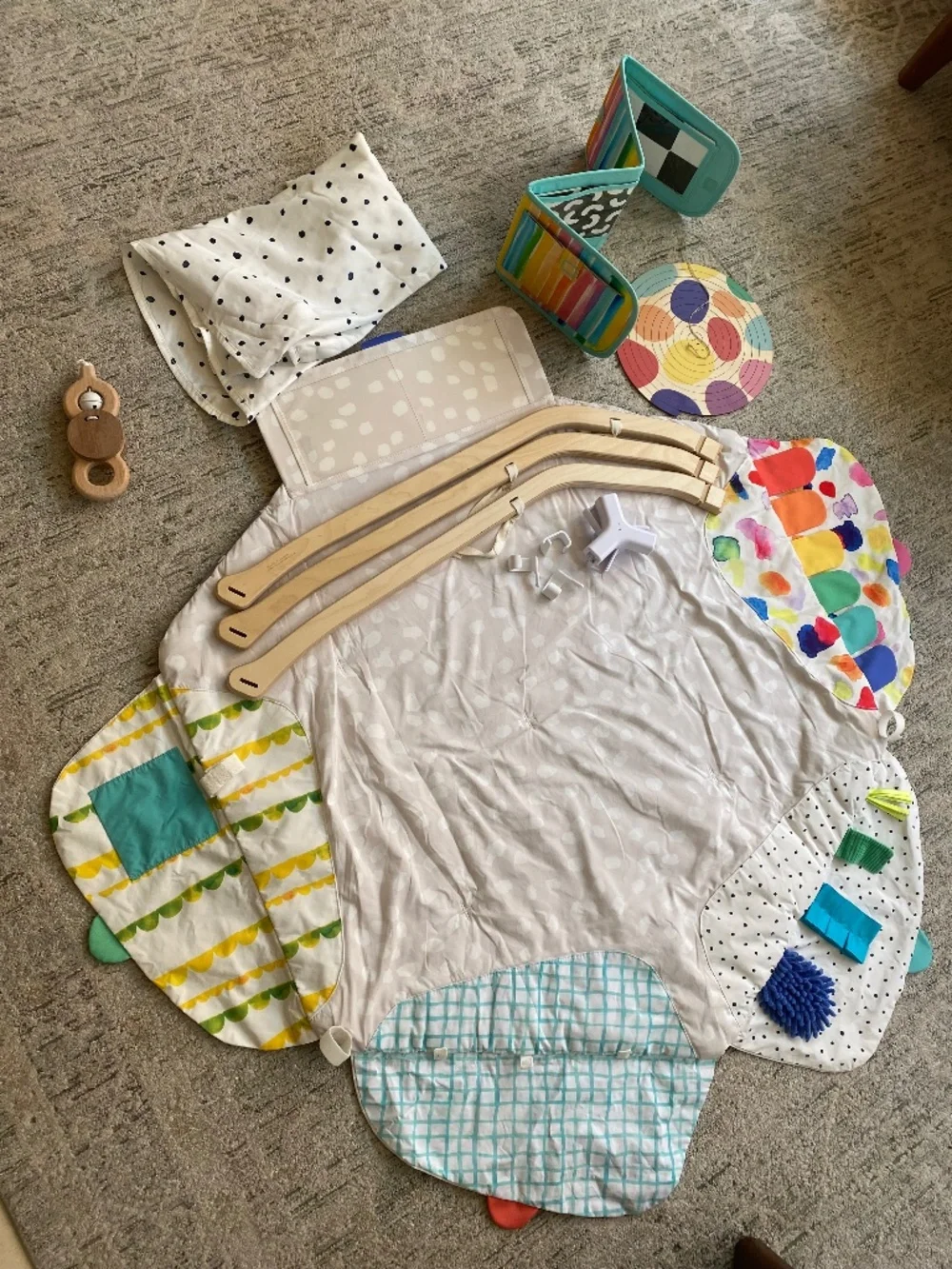 LOVEVERY Lot bundle toys playmat